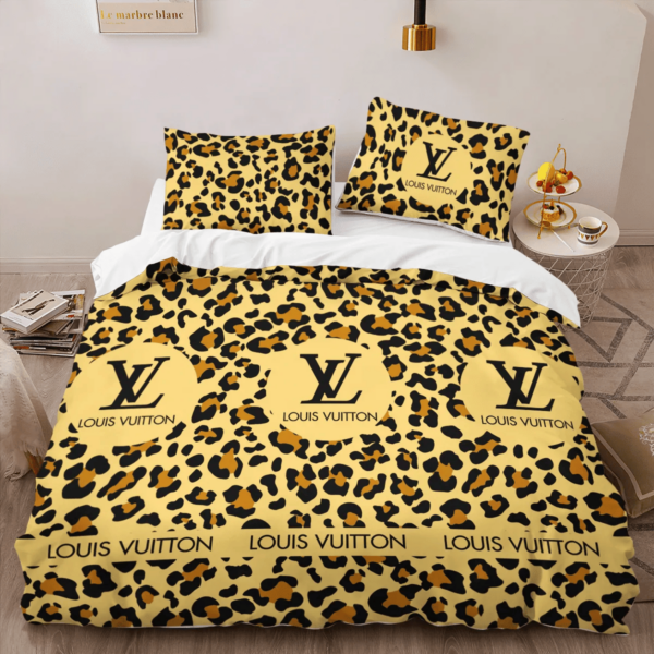 Louis Vuitton Yellow Limited Edition Bedding Set - Paulimo